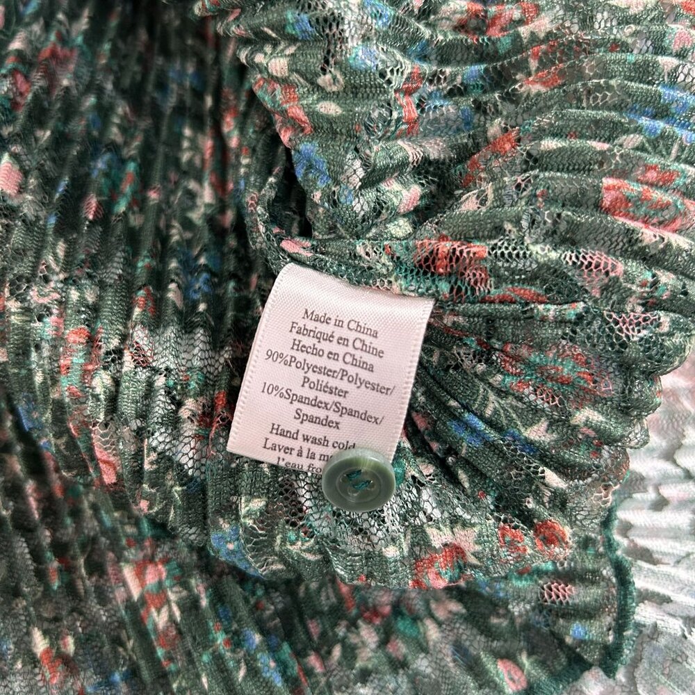Green Floral Pleated Women’s Blouse - Picture 4 of 8
